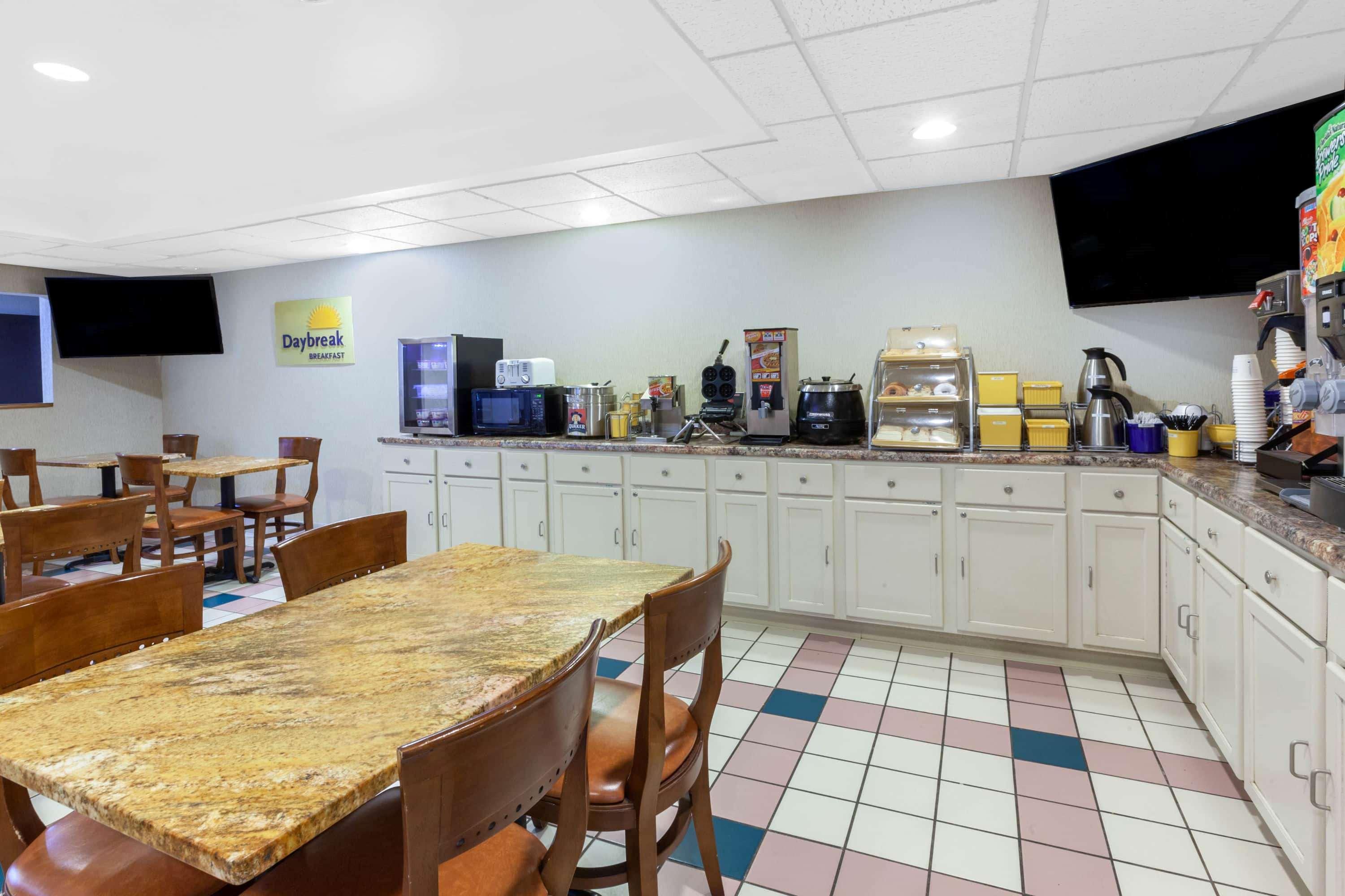 Days Inn By Wyndham Milan Sandusky South Eksteriør bilde