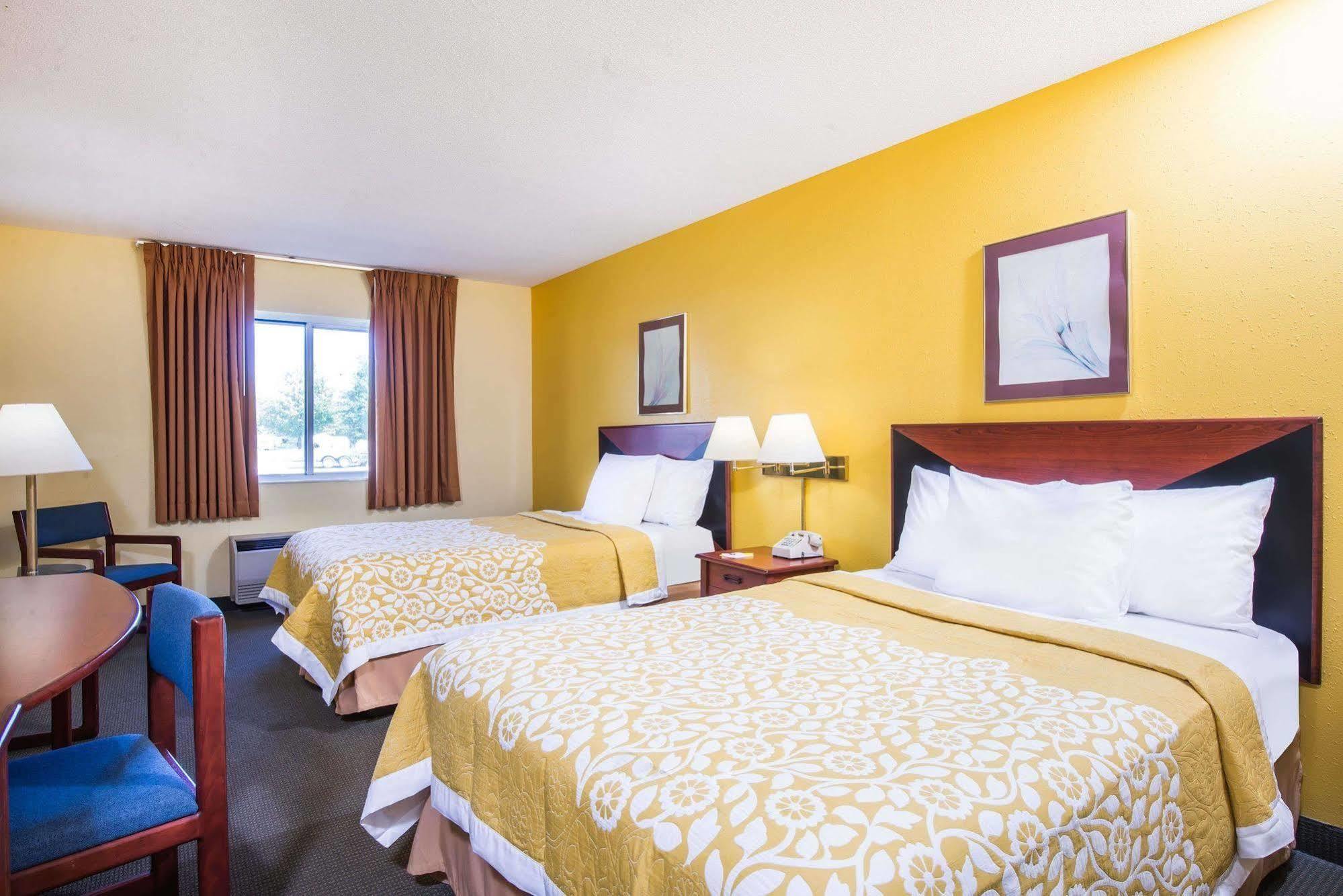 Days Inn By Wyndham Milan Sandusky South Eksteriør bilde