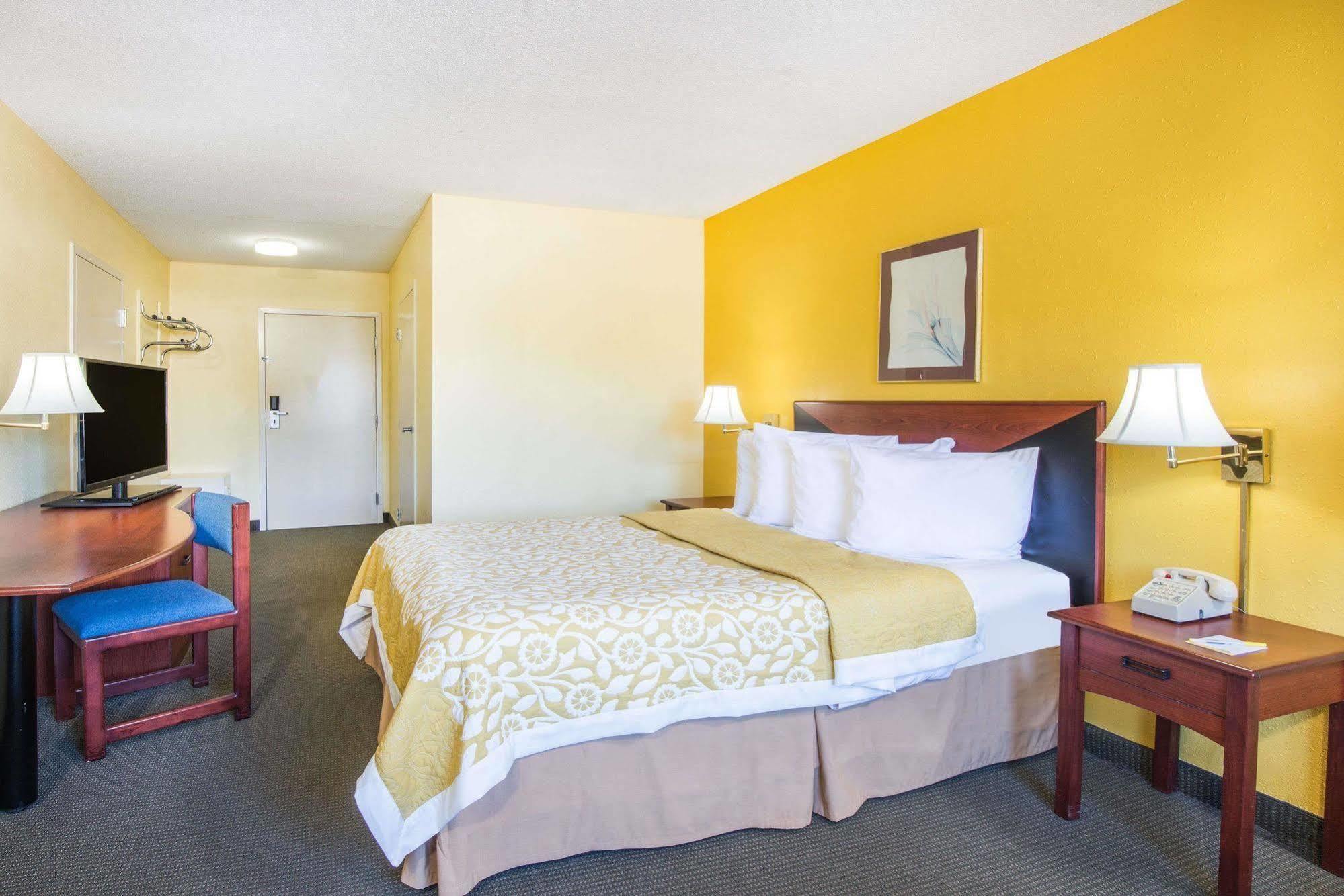 Days Inn By Wyndham Milan Sandusky South Eksteriør bilde